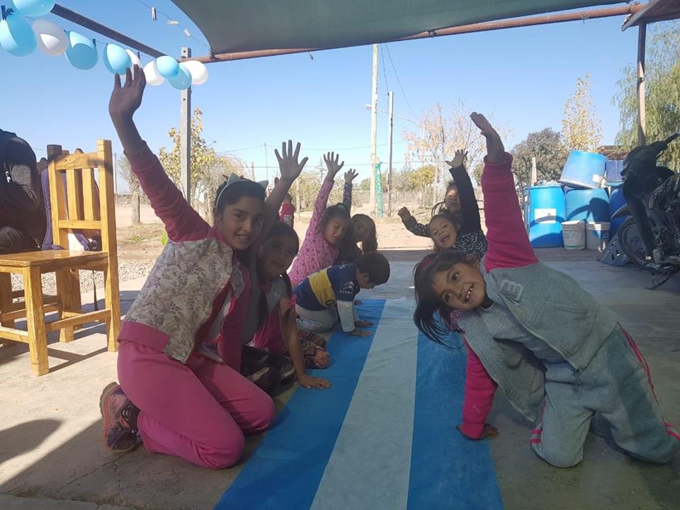 33602805_137197750475949_5182478302958321664_n