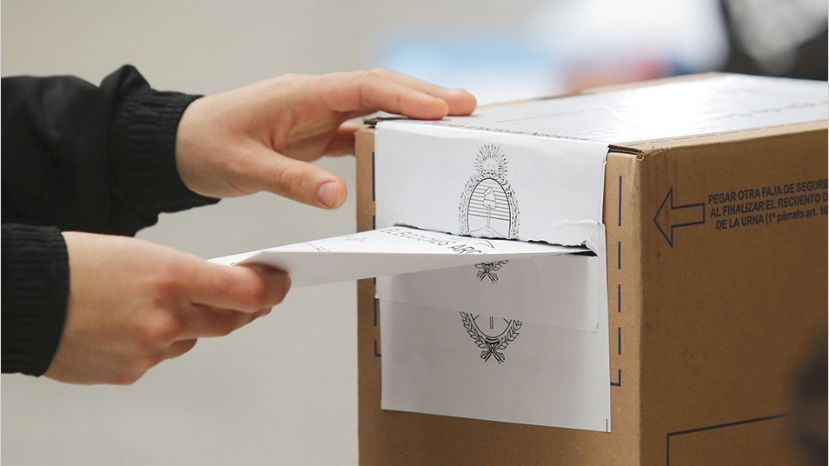 elecciones-urna-voto.jpg_258117318