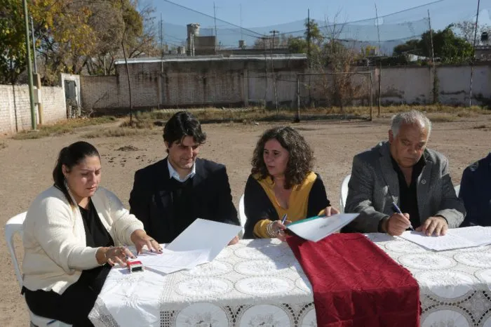 WhatsApp-Image-2023-05-29-at-15.04.46-1-700x466