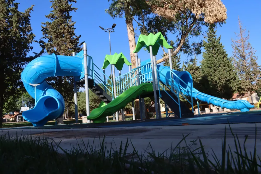 Juegos nuevos en la plaza Malvinas Argentinas