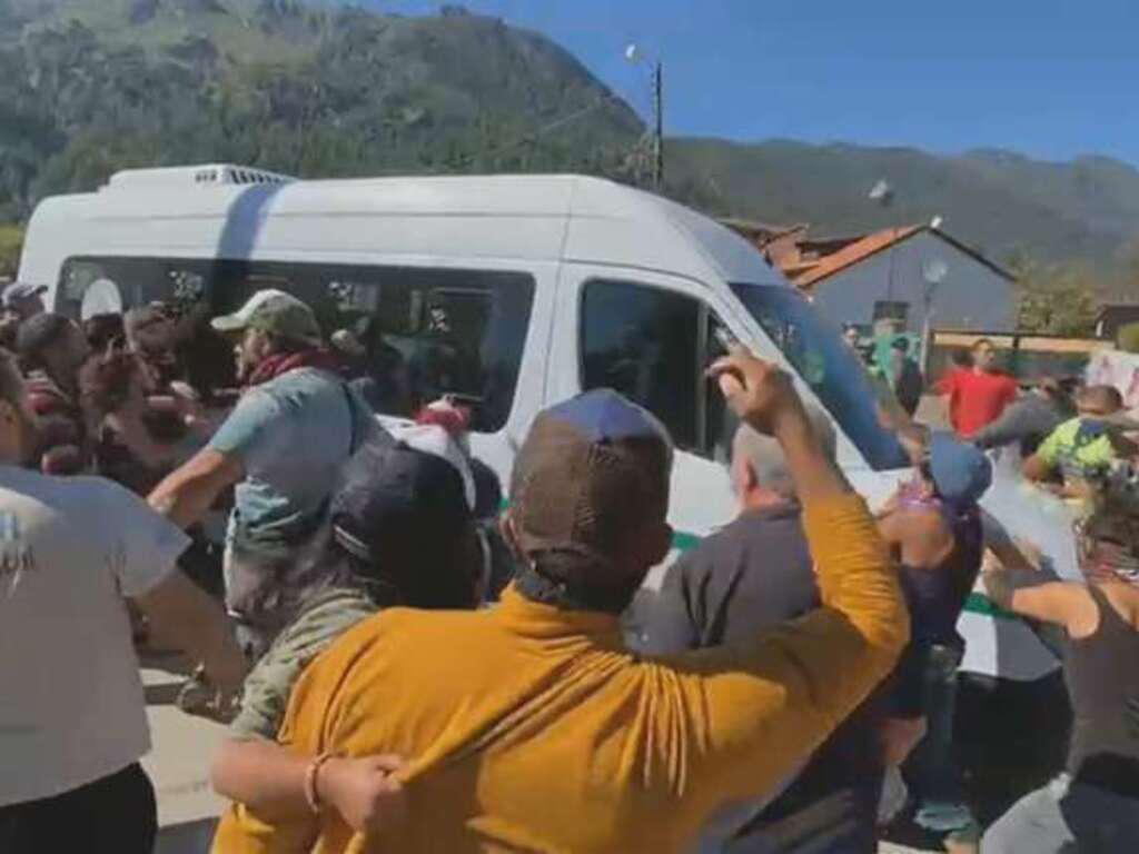 1615649157100Alberto Fernández camioneta Chubut