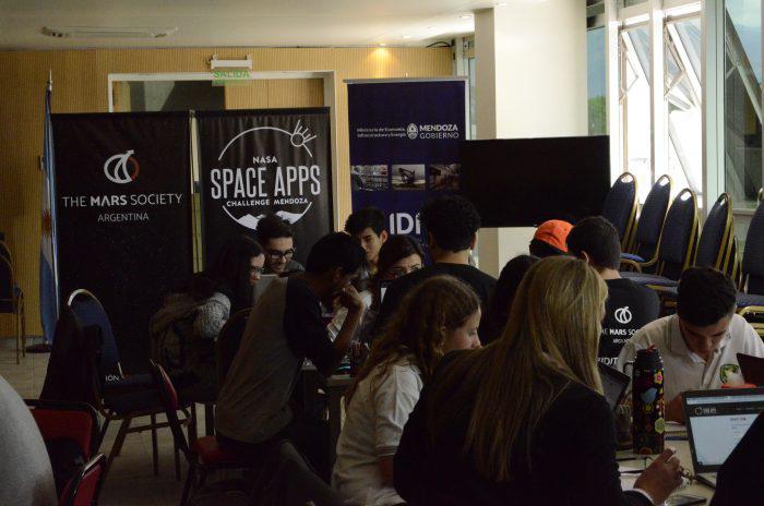 La-planificacion-en-la-orbita-del-NASA-Space-Apps-Challenge-3-700x464