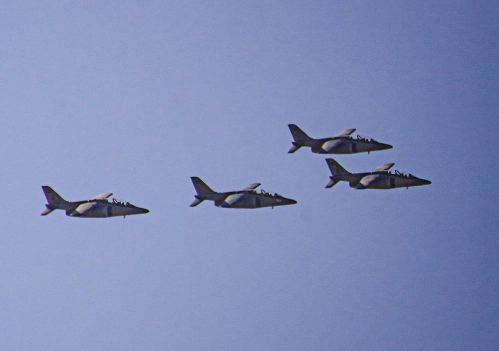 Aviones Pampa en el cielo lujanino - Foto de @Joacorobertt