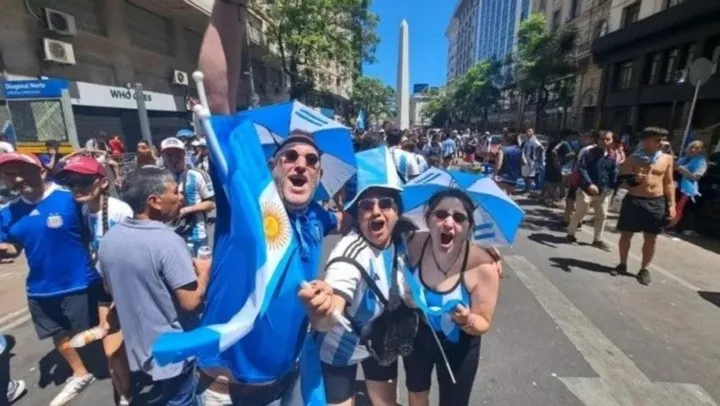 hinchas_1_crop1671566067897.jpg_1833193316