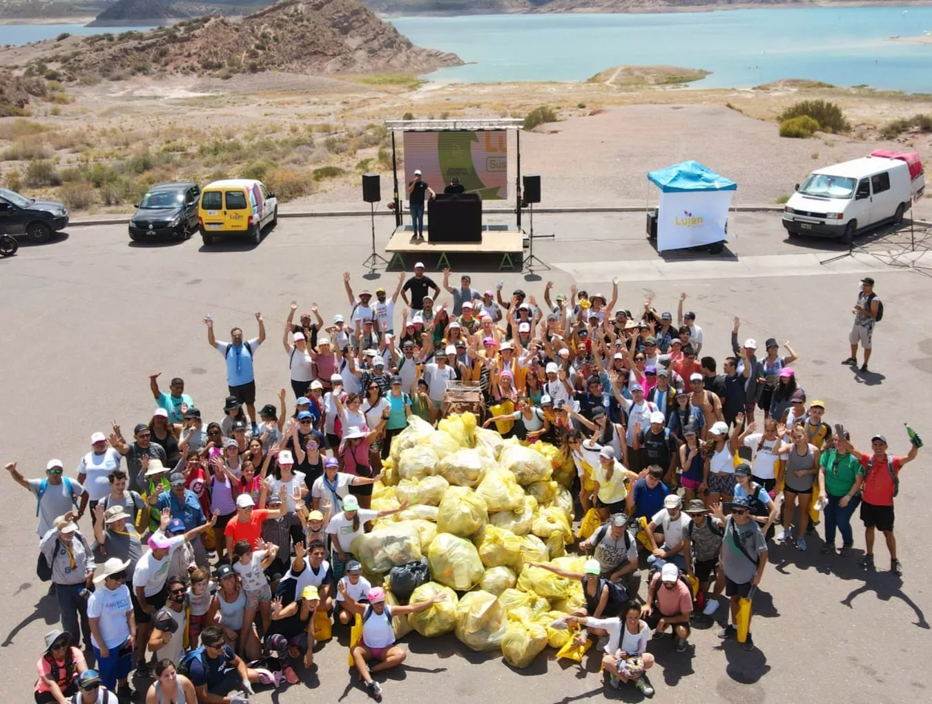 Voluntnarios de toda la provincia participaron de la limpieza