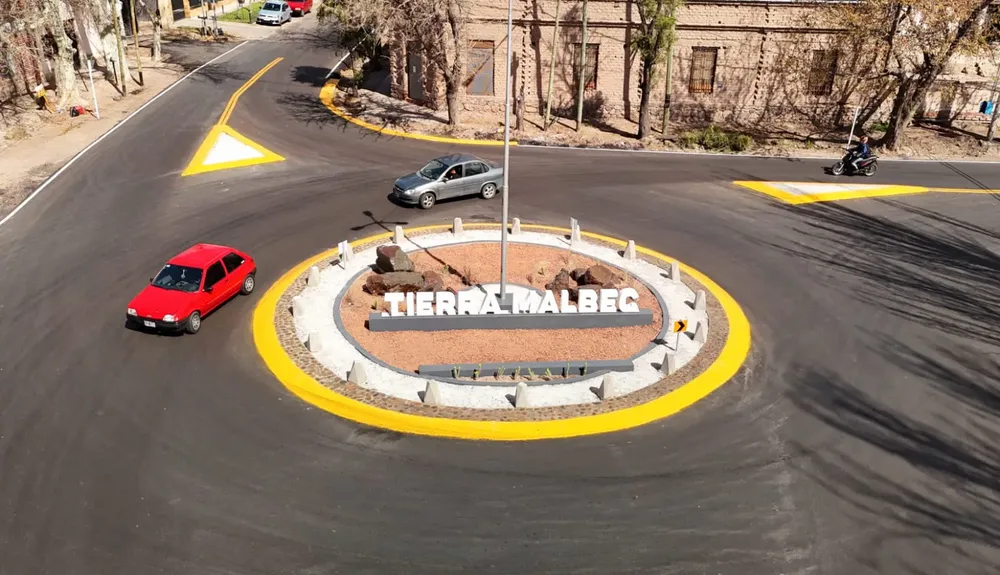 Nueva Rotonda en Perdriel