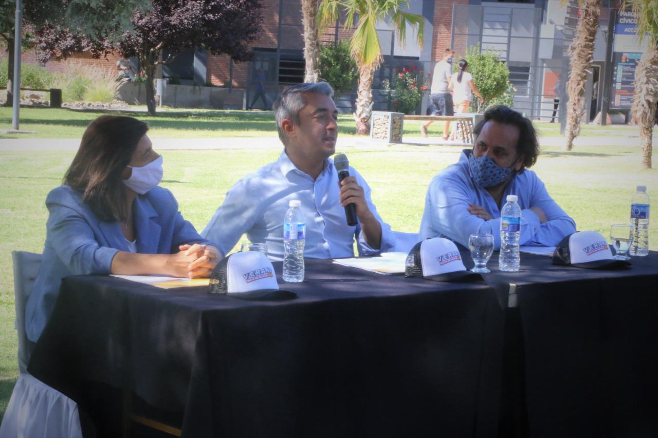 El Intendente Sebastián Bragagnolo en la presentación del Verano Fuera de Serie