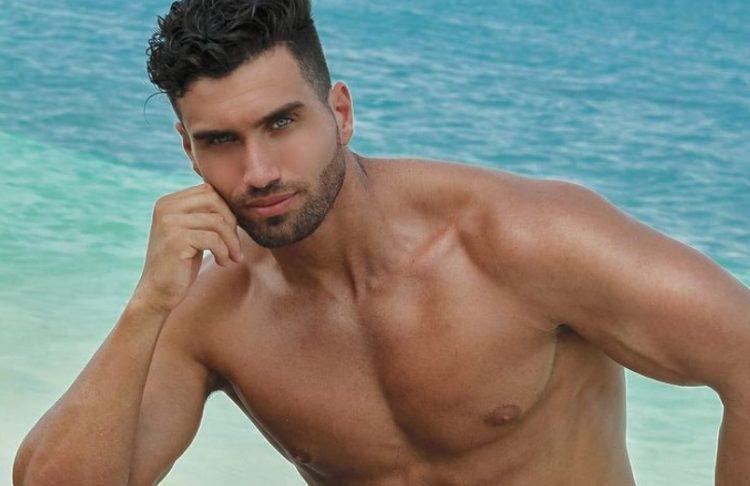 Es-de-Tucumán-tiene-26-años-y-compite-por-ser-el-hombre-más-lindo-del-mundo-750x486