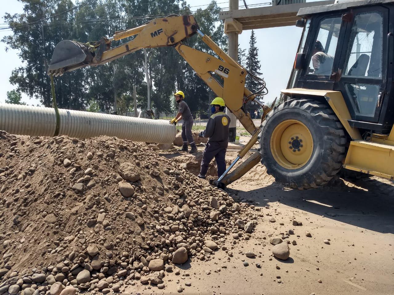 Operarios municipales en obra de emergencia