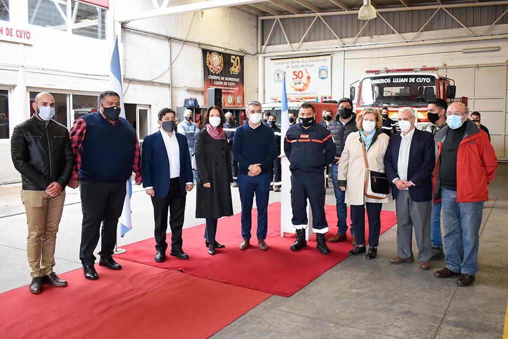 Primera visita de la embajadora francesa al cuartel de Bomberos Voluntarios de Luján de Cuyo