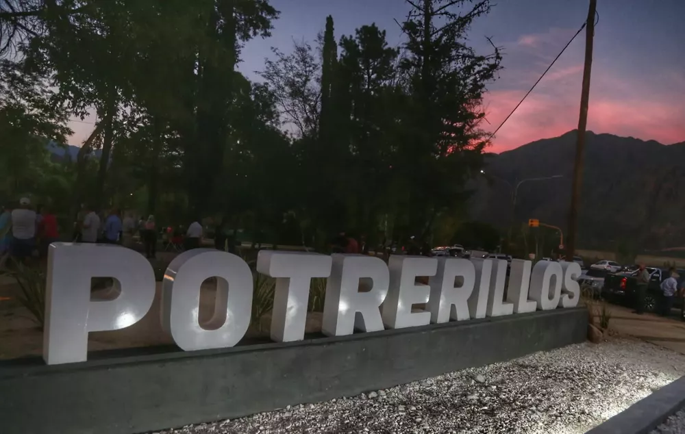 Centro Cívico de Potrerillos