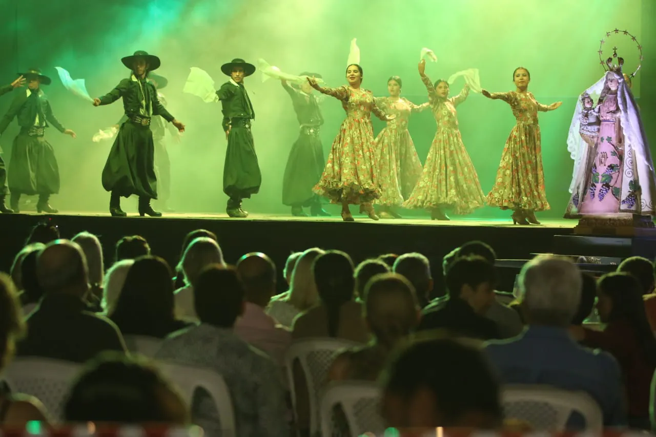 Artistas locales en las vendimias distritales