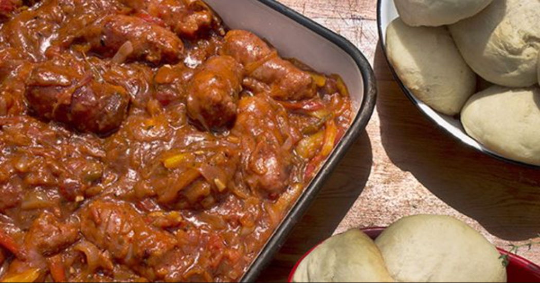 Chorizos-a-la-pomarola