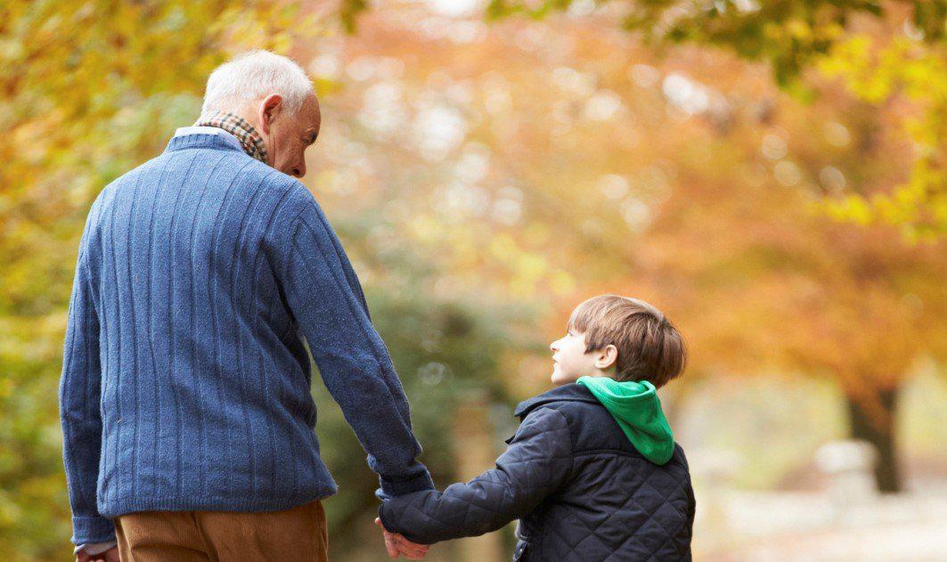 Cuando los abuelos tienen un nieto favorito, rompen el corazón de los otros