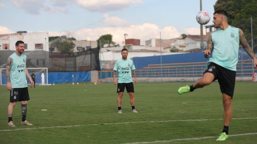 messi-entrenamiento-con-paredes-y-papu-gomez_862x485