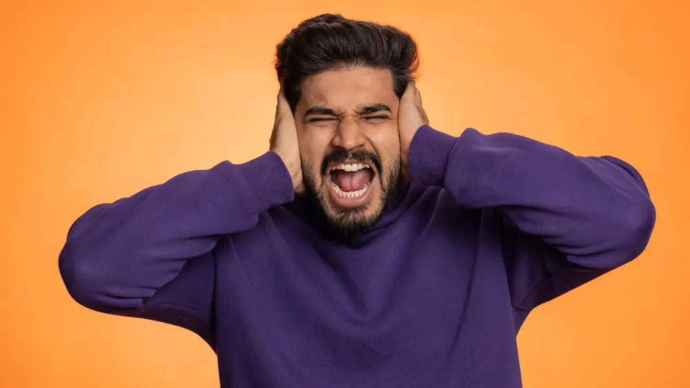 Fabricó un aparato que detecta el reggaetón y hackea el parlante