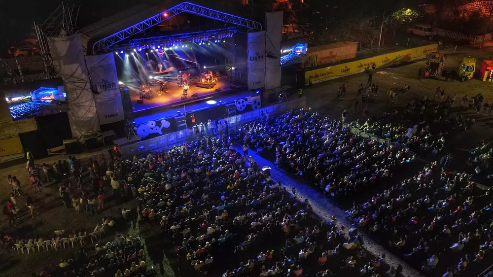 Record de asistencia para una primera noche de Feriagro