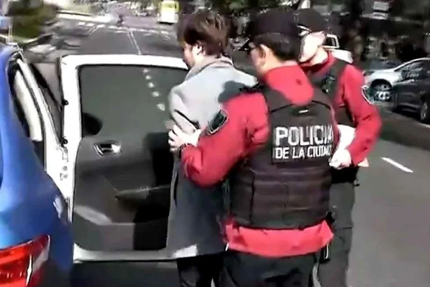 YeUqGYLa9_870x580__1
