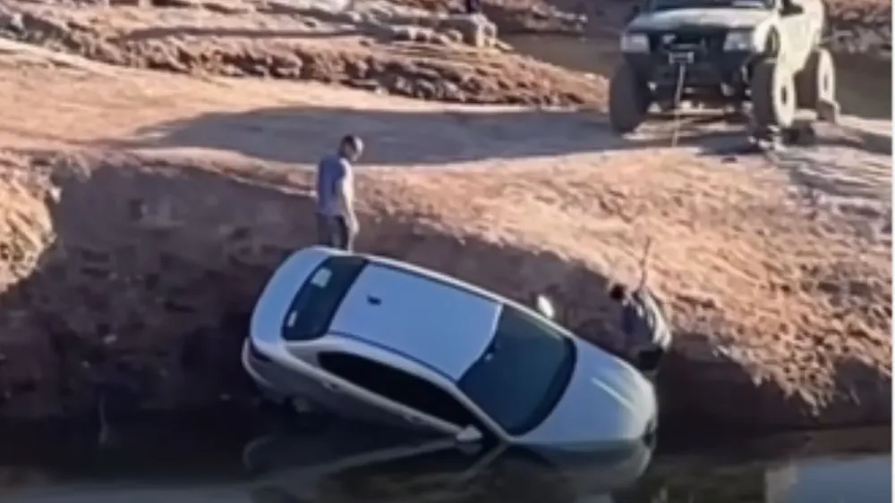 Auto desbarrancado en Potrerillos