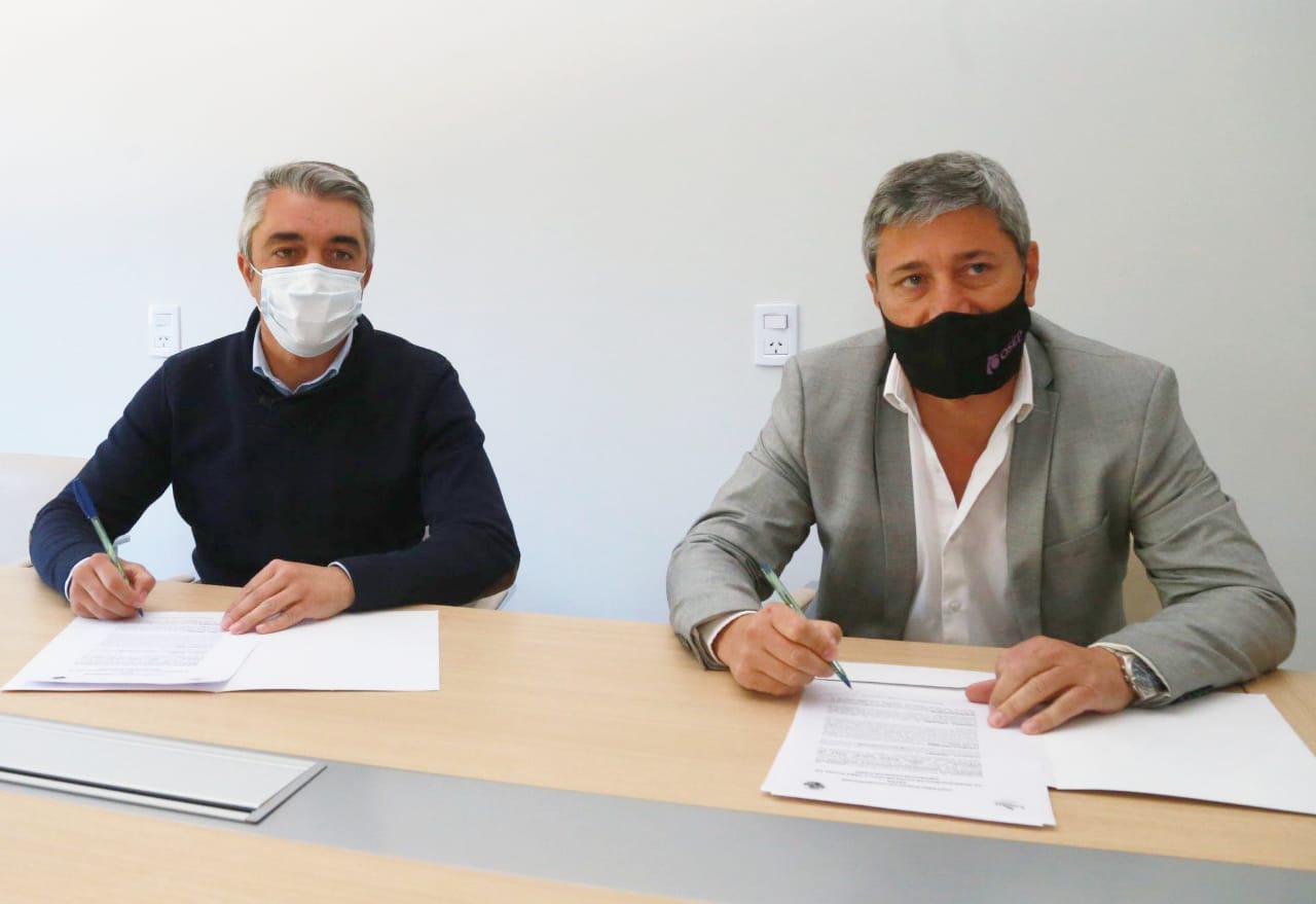 El intendente Sebastián Bragagnolo y el Director de OSEP Carlos Funes