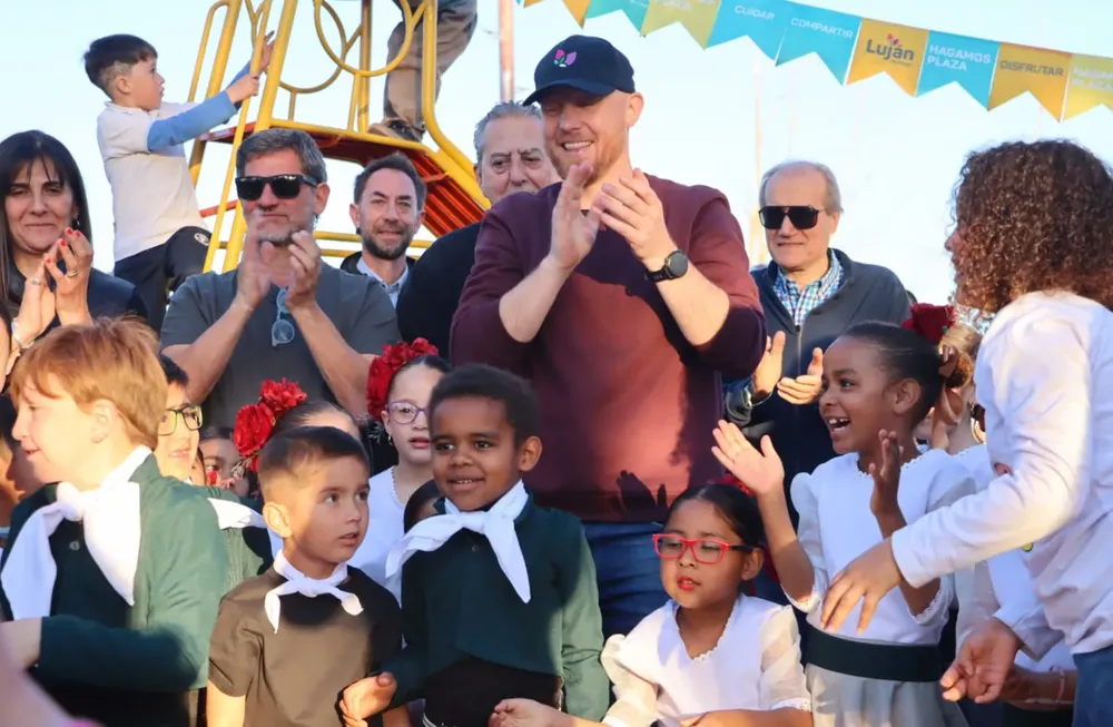 Corte de cinta del nuevo espacio