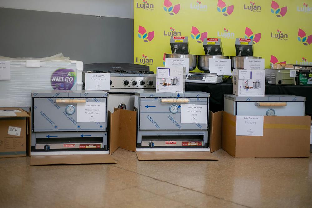 Parte del equipamiento para los emprededores que se entregó el mes pasado