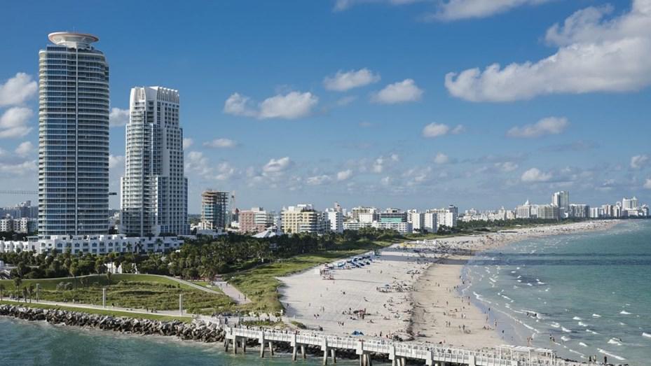 vacuna-miami-playa