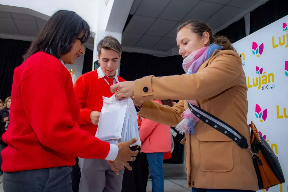 Reconocimiento a los abanderados del departamento