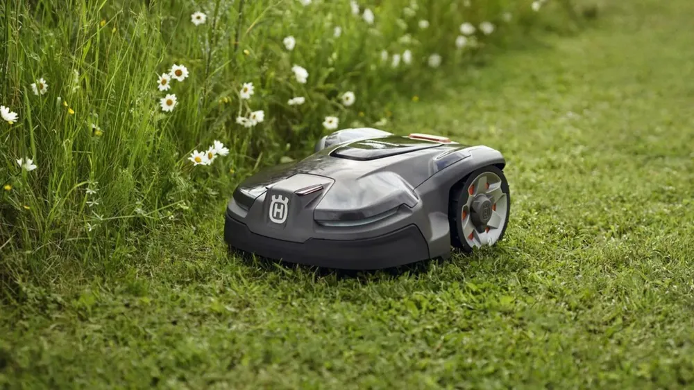 Robot corta césped