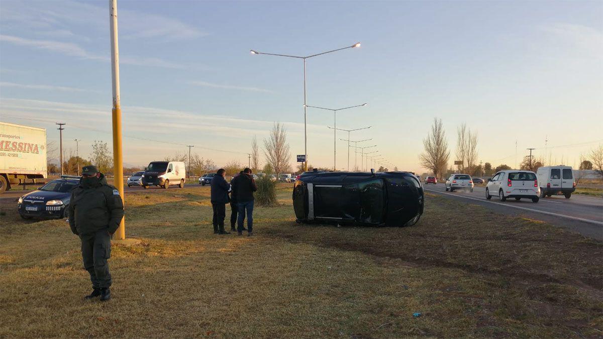accidentes-mendoza-vuelco-acceso-sur-y-boedo-lujan-3jpg