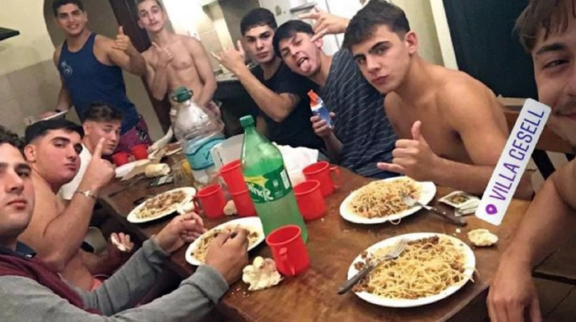 El-grupo-de-rugbiers-compartía-sus-vacaciones-desde-sus-redes-sociales