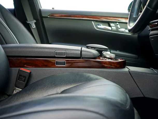 auto-interior-1jpg