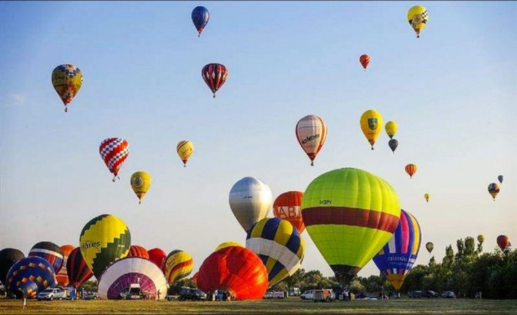 encuentro-internacional-de-globos-aerostaticos-en-mendoza-2019-eclipse-solar