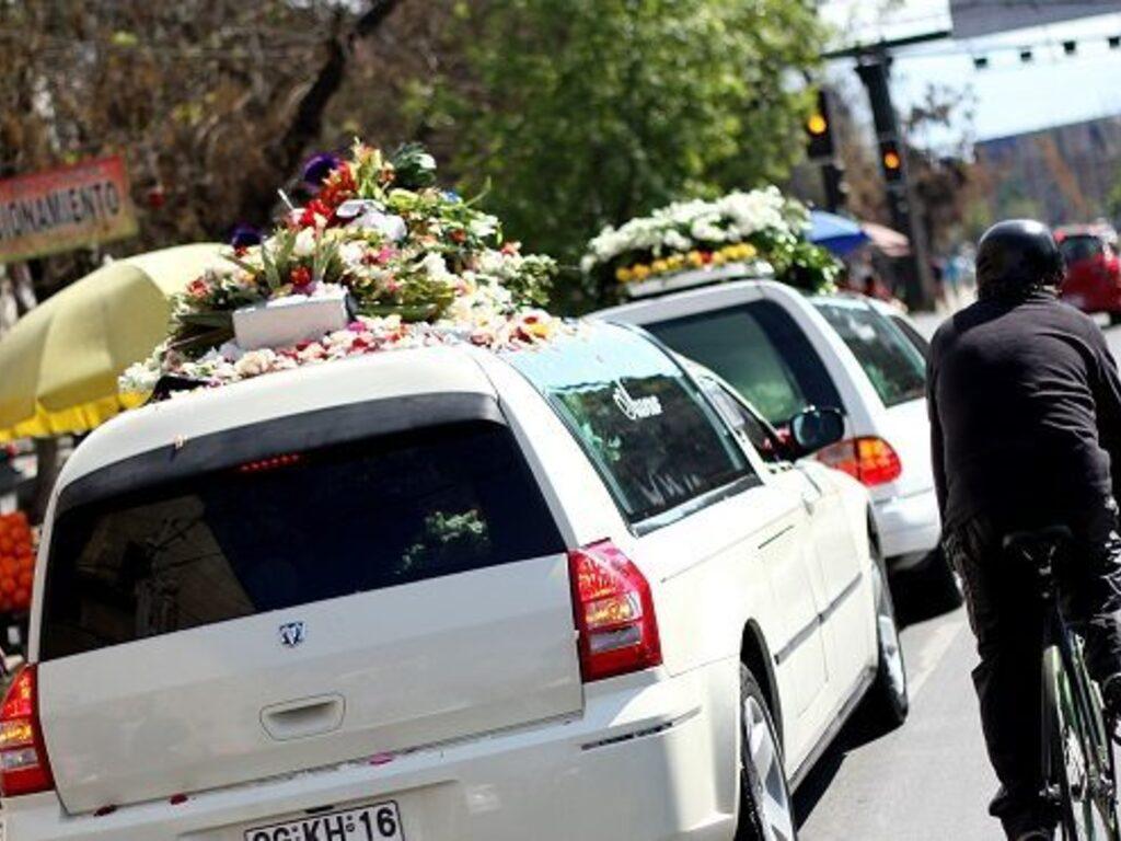 1605968372303cortejo fúnebre