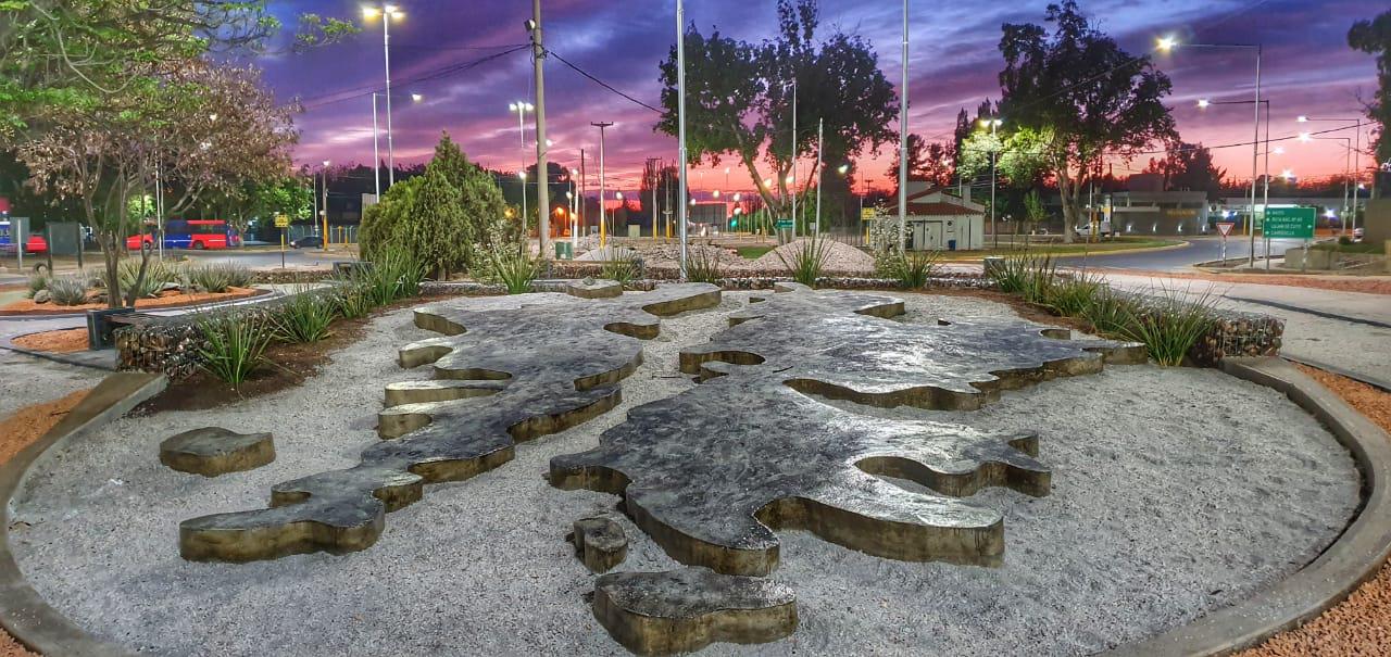 Acto en el Paseo ubicado en Paso y San Martín