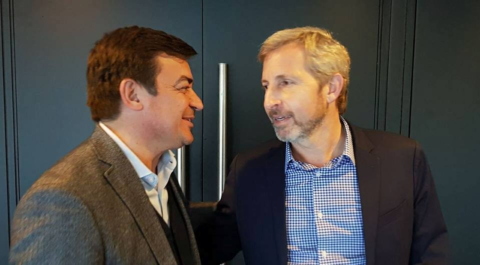 35686733_2065135240365549_7918457059891216384_n