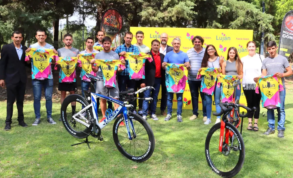La Municipalidad presentó al equipo Ciclístico de Luján de Cuyo