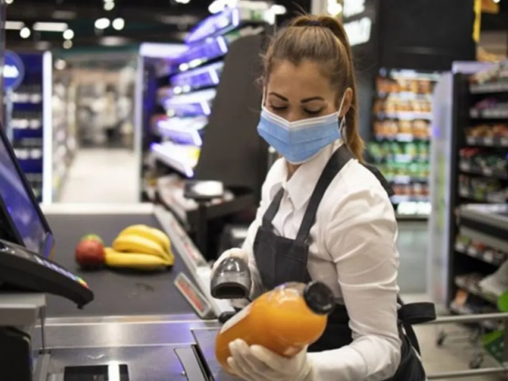 1661013186991empleados de comercio