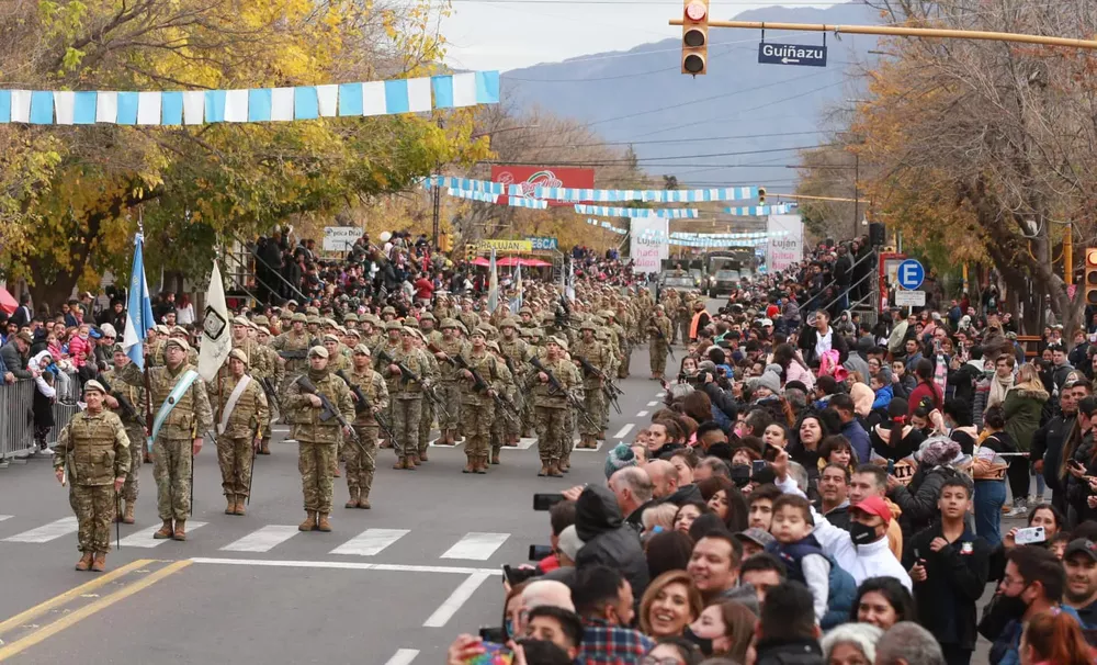 El gran desfile cívico militar en proximo 14 de mayo