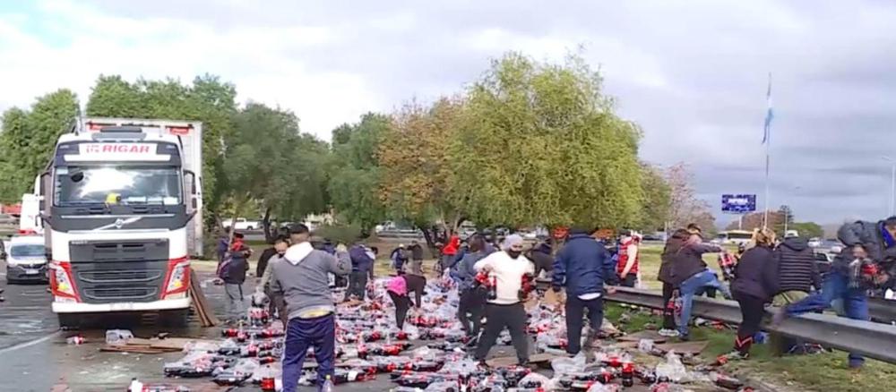 1623348487946Camión-cocas-Mendoza-2