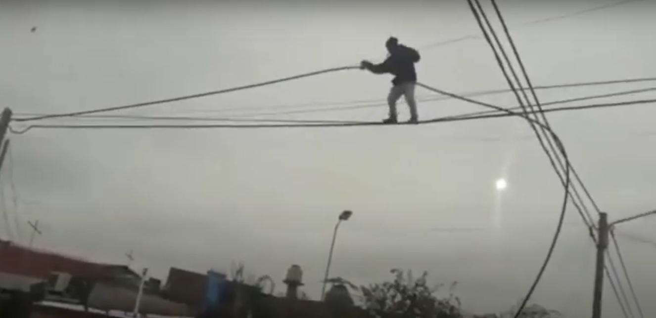 ladrón-trapecista-cables-lomas-de-zamora