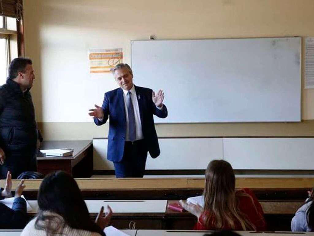 1630066447498Alberto Fernández