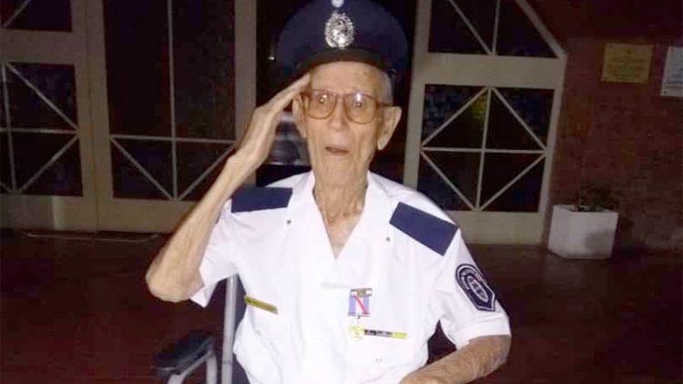 Entre-Ríos-un-hombre-cumplió-102-años-u-se-convirtió-en-el-policía-retirado-más-longevo-750x422
