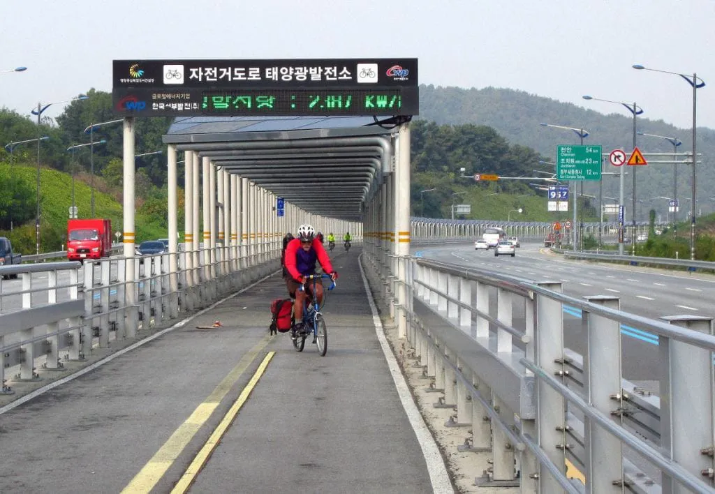 Corea-Carril-solar-bici1