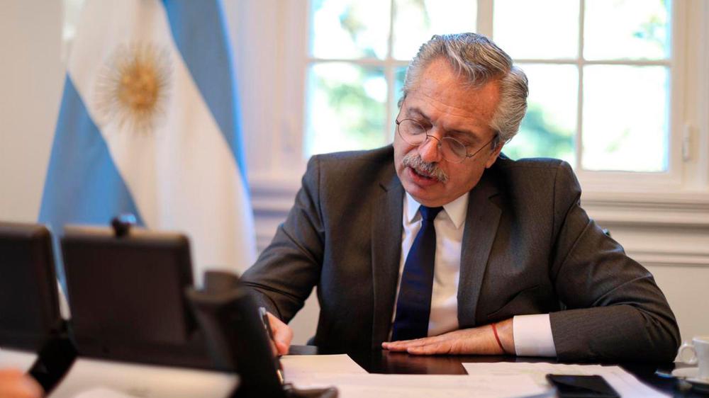 Alberto-Fernández-firmó-DNU-prohibición-despidos