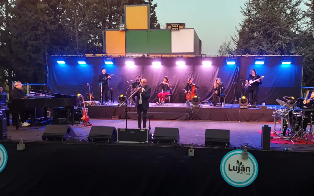 Juan Carlos Baglietto en el escenario